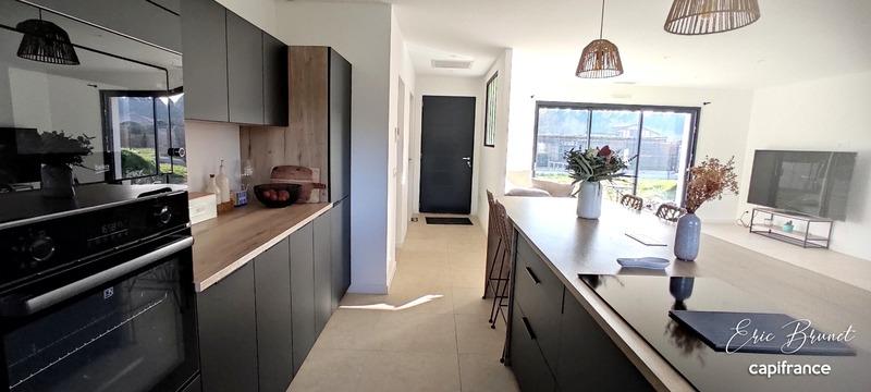 Maison - 112 m² - 4 pièces