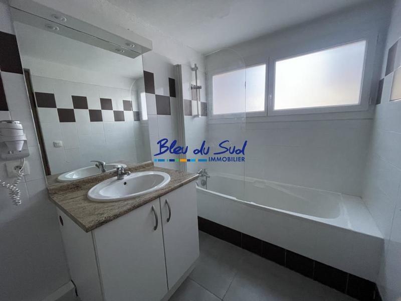 Studio - 25 m² - 1 pièce