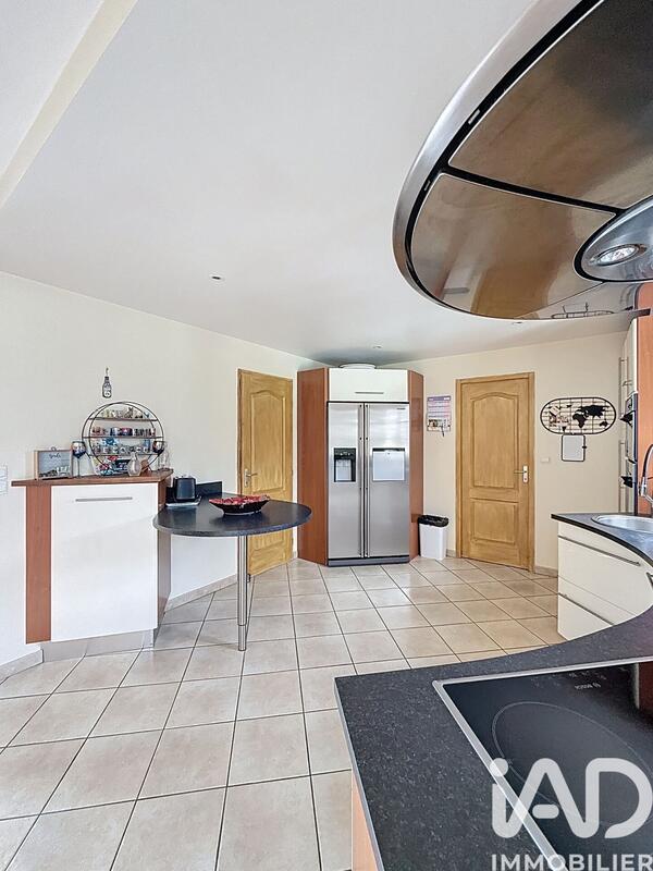 Maison - 193 m² - 7 pièces