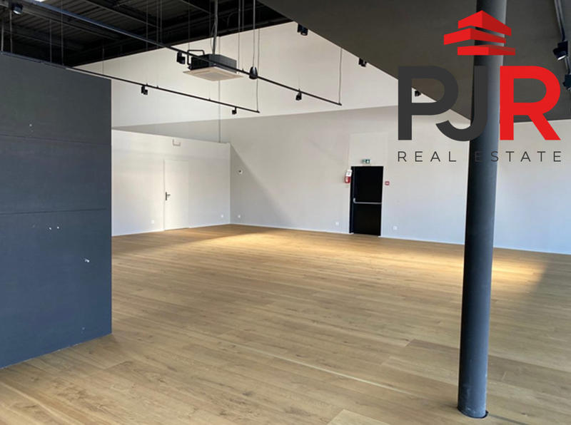 Local commercial - 715 m²