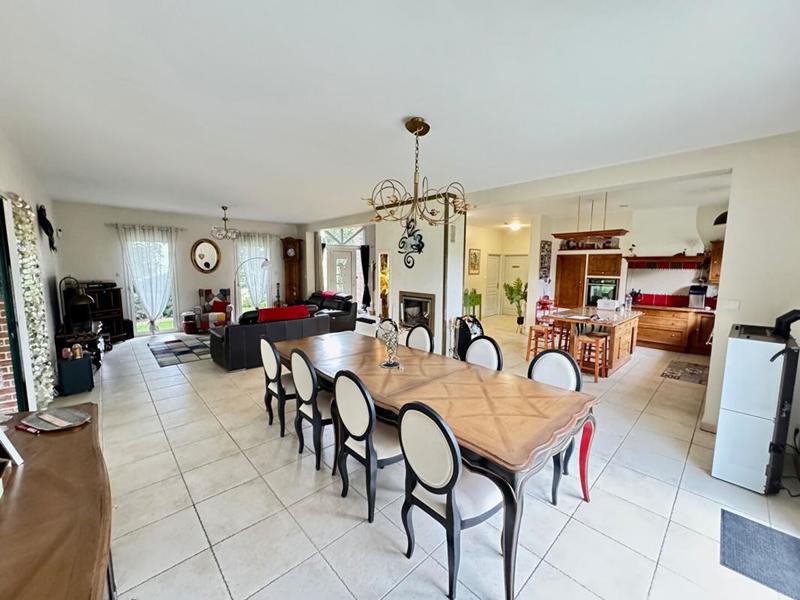 Maison - 263 m² - 7 pièces