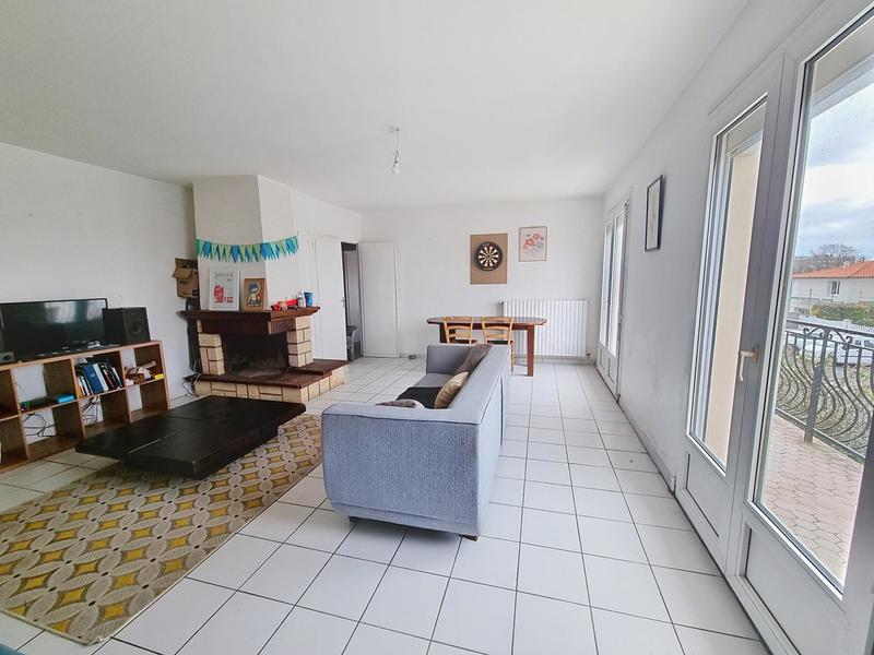 Maison - 207 m² - 9 pièces