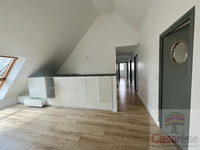 Maison - 220 m² - 7 pièces