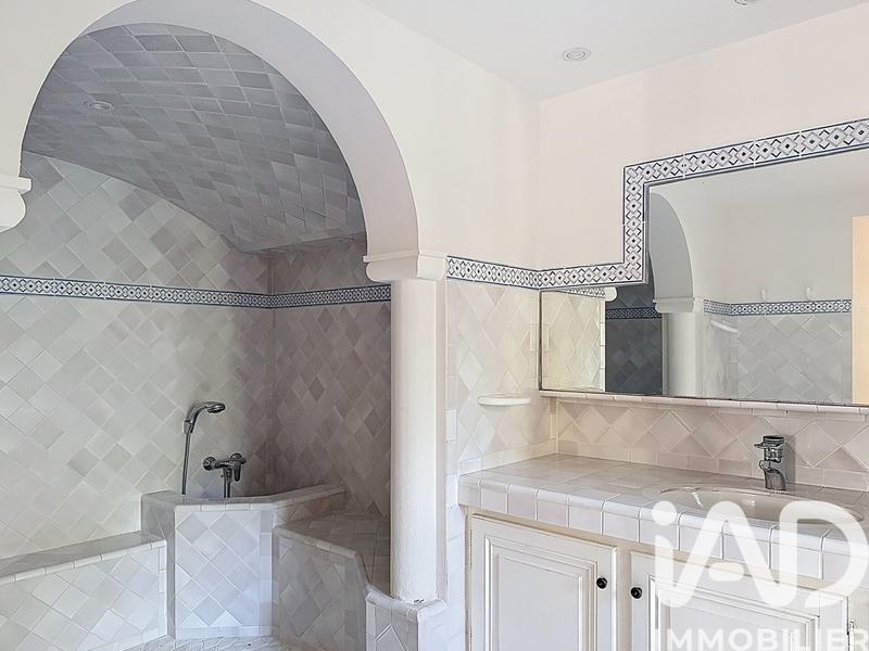 Maison - 400 m² - 10 pièces