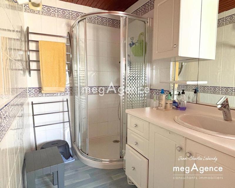 Maison - 180 m² - 7 pièces