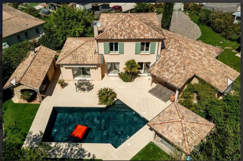 Maison - 170 m² - 6 pièces