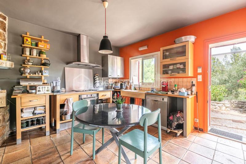 Maison - 265 m² - 10 pièces