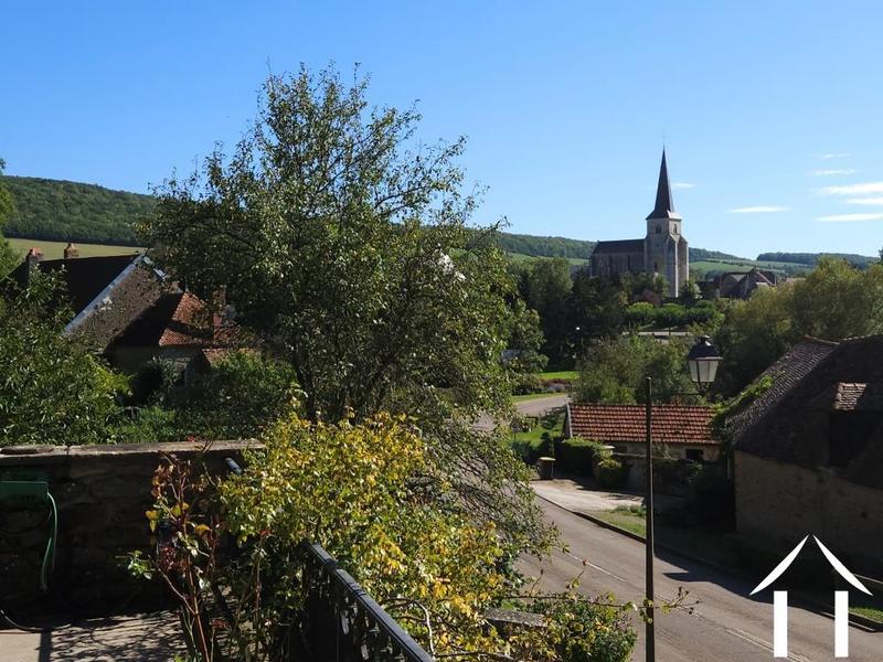 Maison - 240 m² - 8 pièces