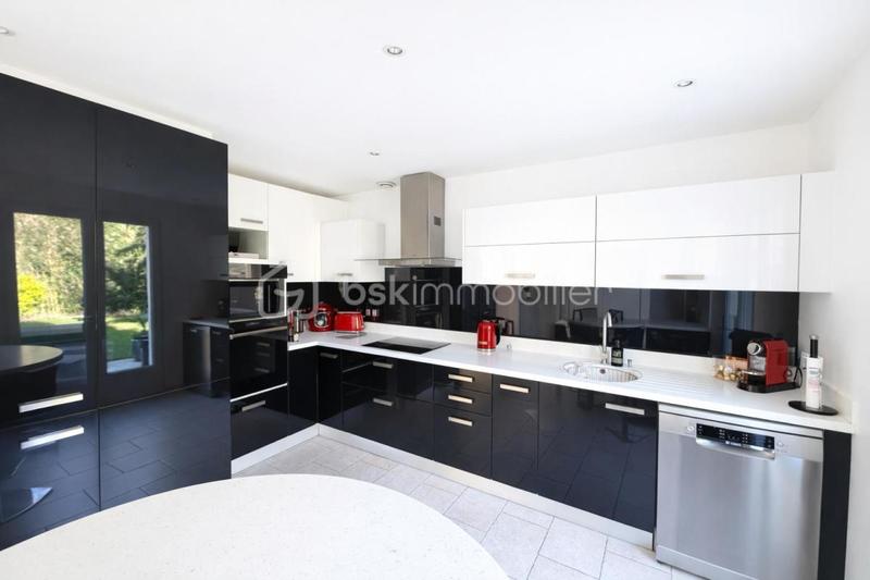 Maison - 150 m² - 7 pièces