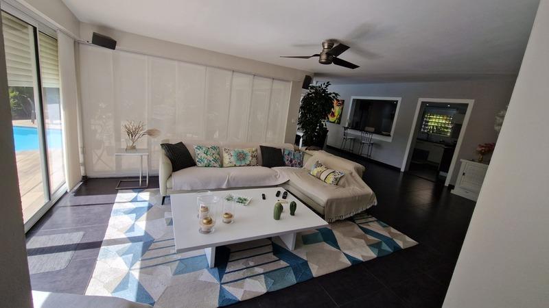 Villa - 236 m² - 6 pièces