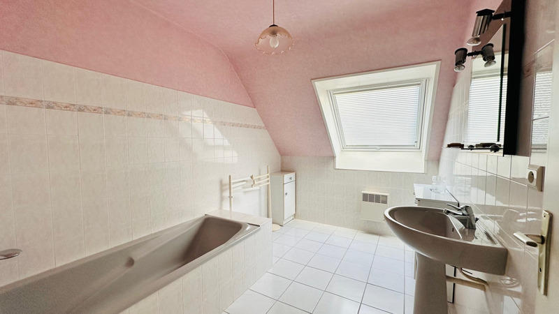 Maison - 121 m² - 6 pièces