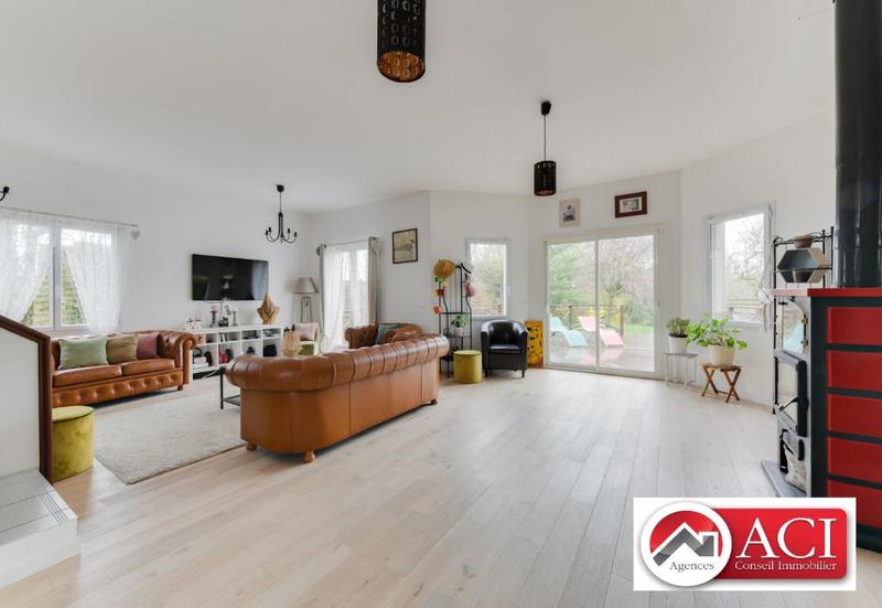 Maison - 250 m² - 8 pièces