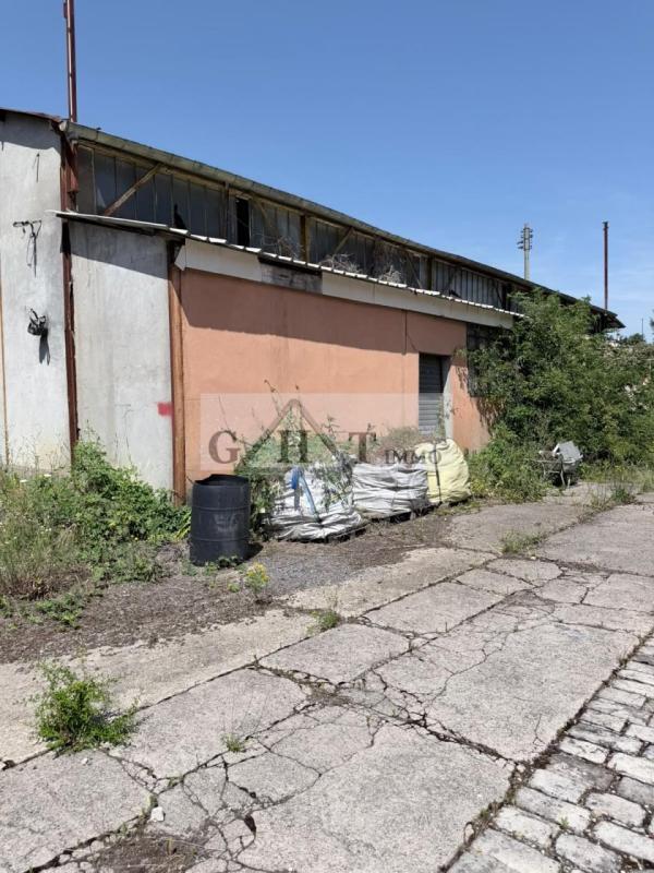 Entrepôt - 200 m²