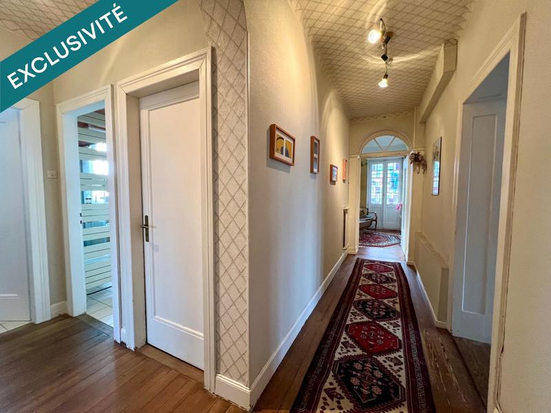 Maison - 238 m² - 9 pièces