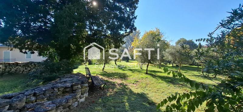 Maison - 265 m² - 11 pièces