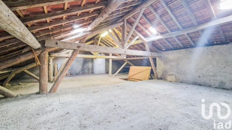 Maison - 255 m² - 9 pièces