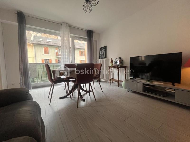 Appartement - 80 m² - 4 pièces