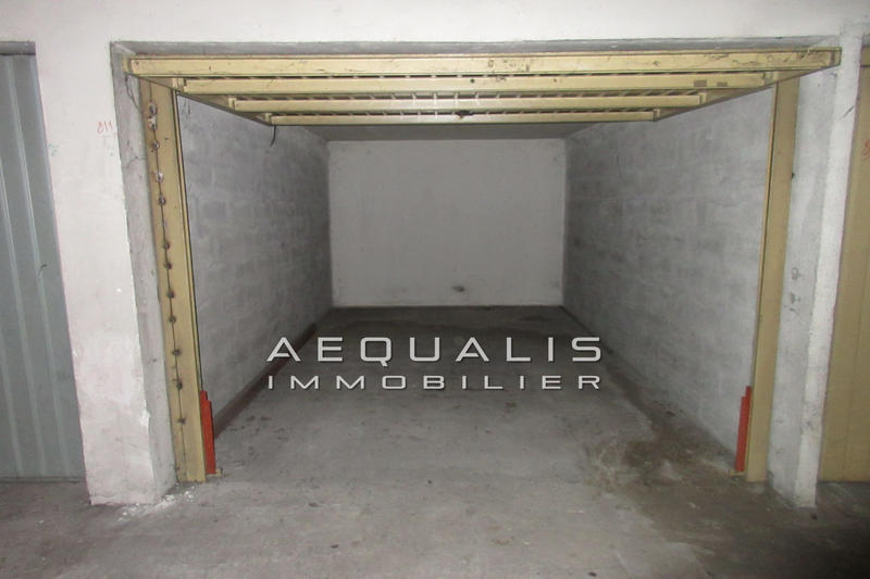 Parking / Garage - 13 m²