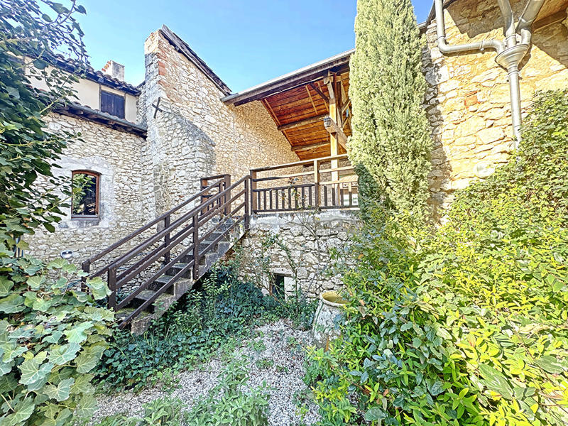 Maison - 202 m² - 6 pièces