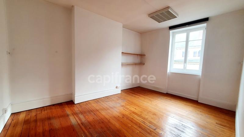 Maison - 182 m² - 9 pièces