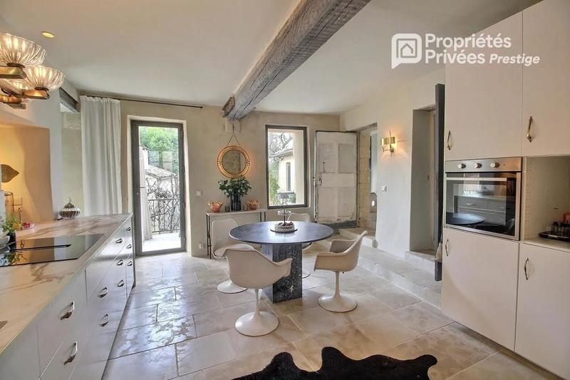 Demeure - 330 m² - 11 pièces