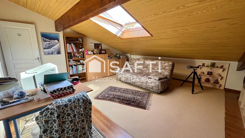 Maison - 238 m² - 7 pièces