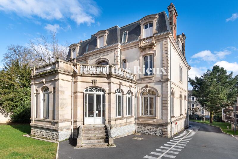 Villa - 615 m² - 20 pièces