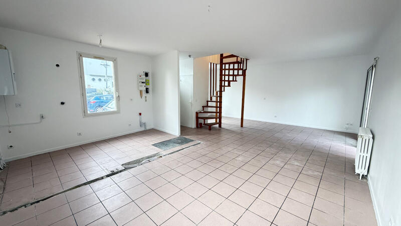 Maison - 93 m² - 5 pièces