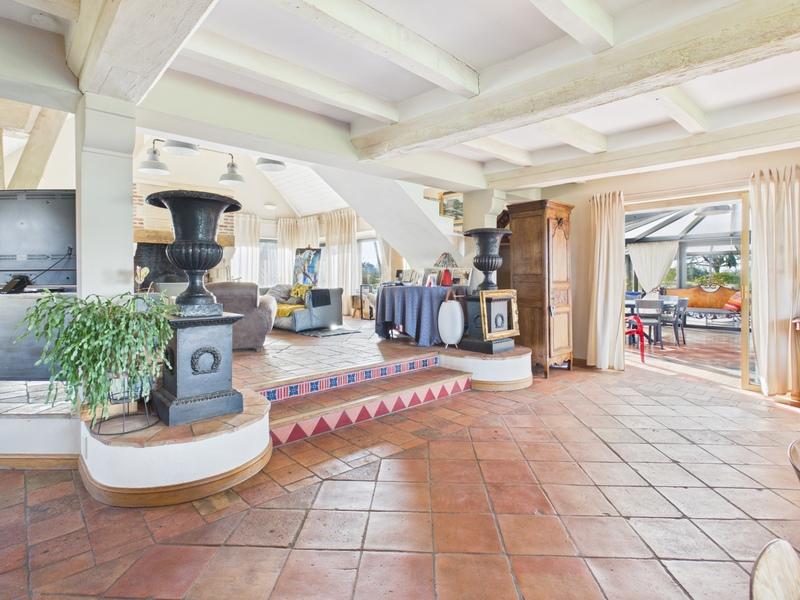 Propriété - 500 m² - 16 pièces