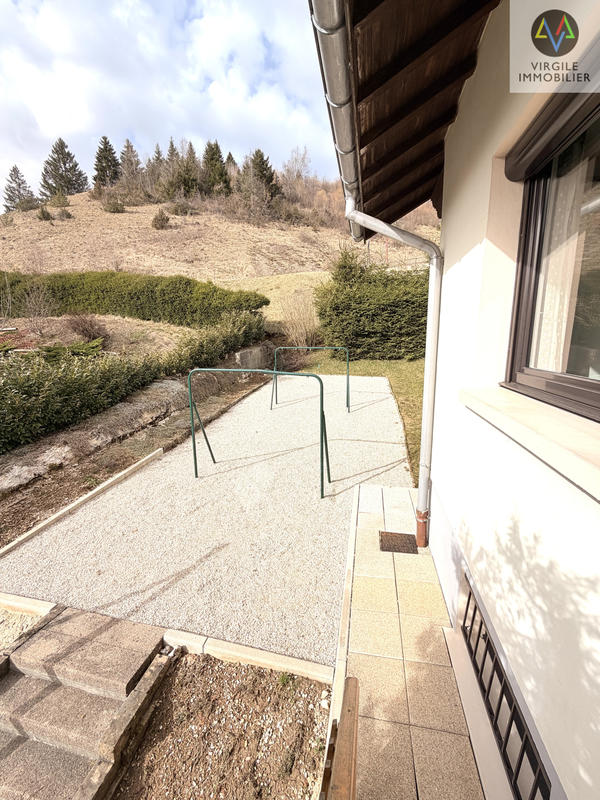 Maison - 161 m² - 8 pièces