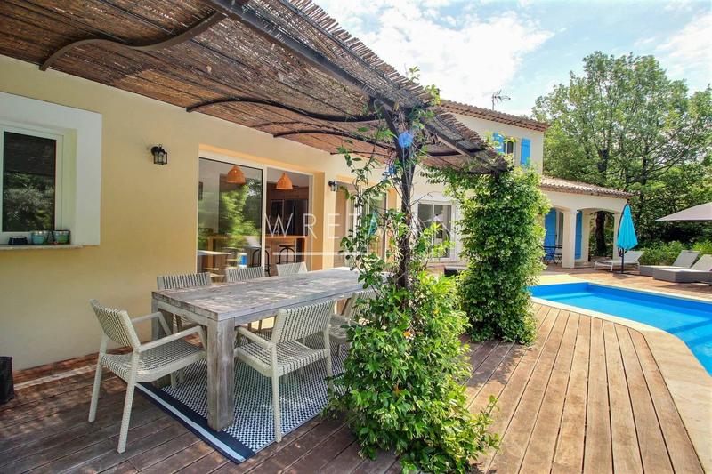 Villa - 198 m² - 7 pièces