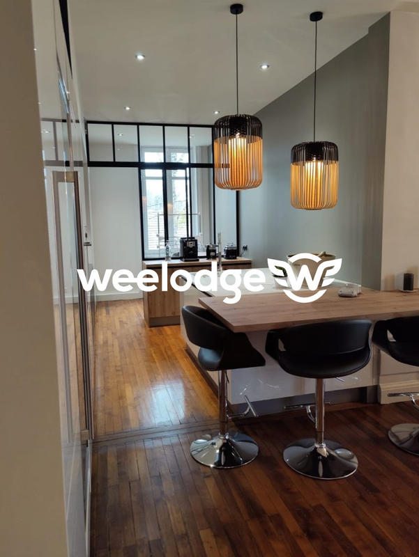 Bureau - 160 m² - 6 pièces