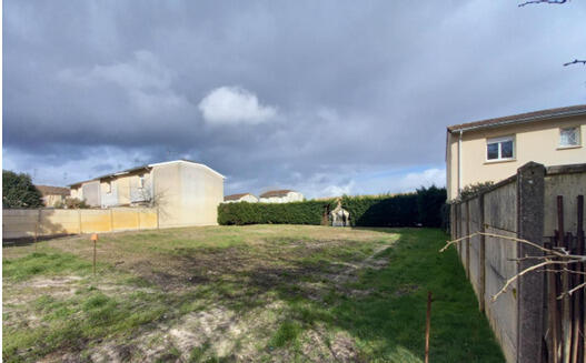 Terrain constructible - 600 m²
