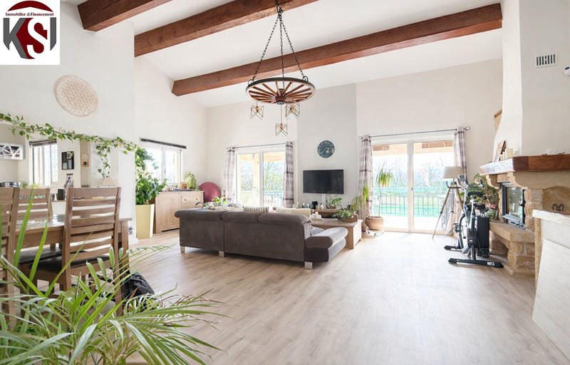 Maison - 277 m² - 12 pièces