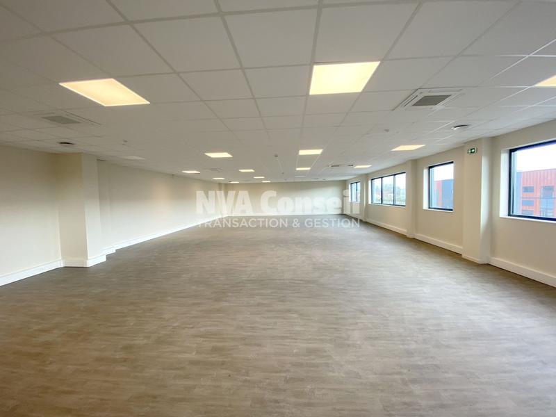 Entrepôt - 3 031 m²