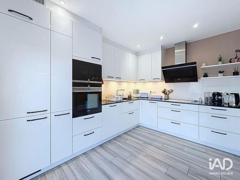 Maison - 111 m² - 5 pièces