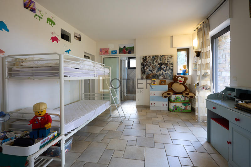 Villa - 320 m² - 8 pièces