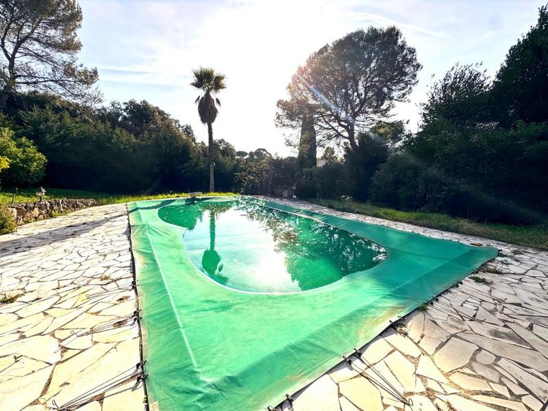 Villa - 180 m² - 5 pièces