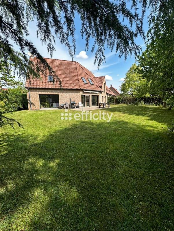 Maison - 210 m² - 6 pièces