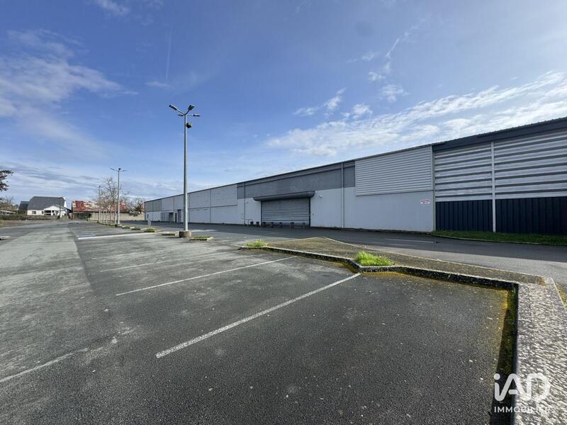 Local commercial - 1 070 m²