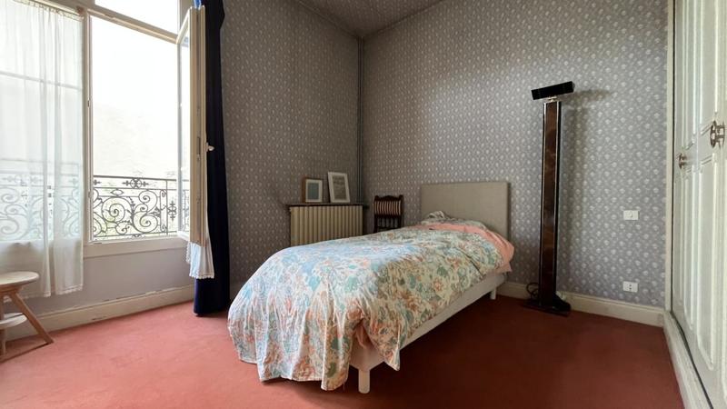 Maison en pierre - 335 m² - 12 pièces