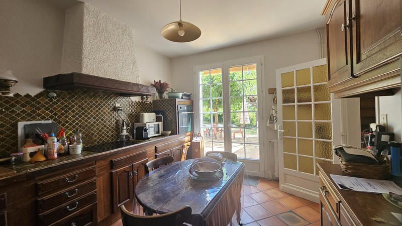 Maison - 220 m² - 9 pièces