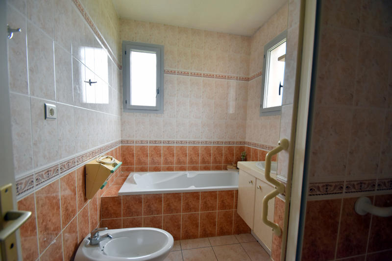 Maison - 200 m² - 7 pièces