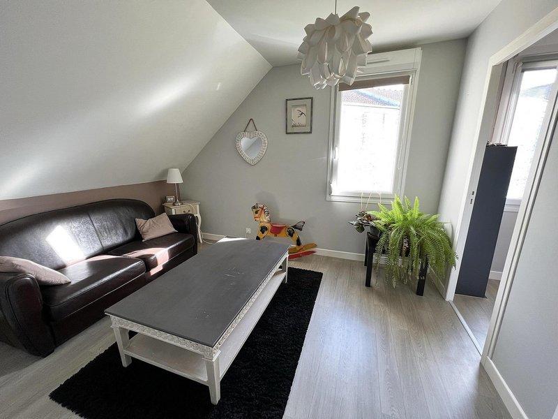 Villa - 244 m² - 9 pièces