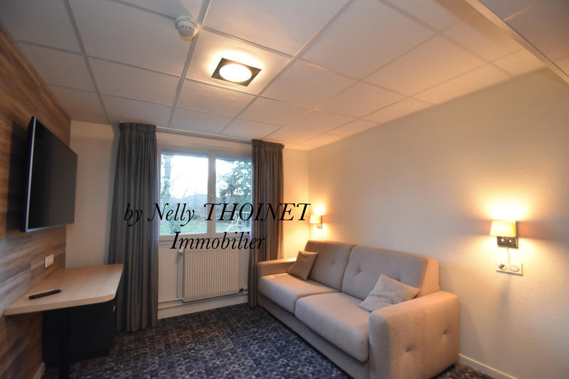 Local commercial - 1 500 m²