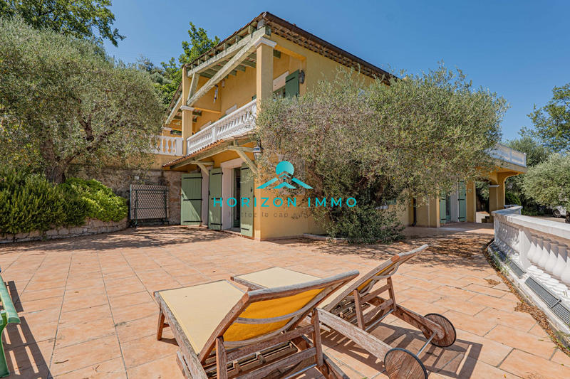 Maison traditionnelle - 161 m² - 5 pièces