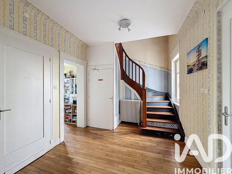 Maison - 244 m² - 11 pièces