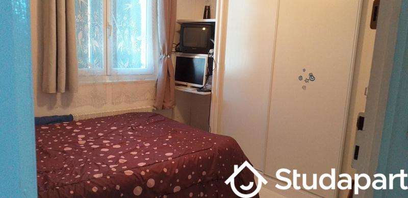 Chambre - 10 m² - 1 pièce