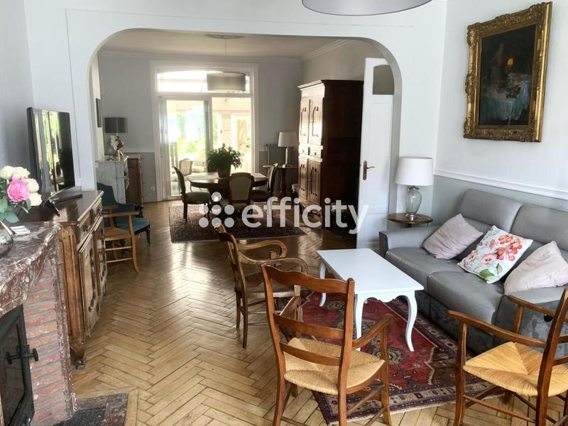 Maison - 287 m² - 8 pièces