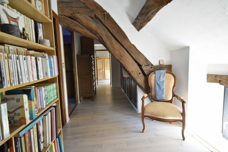 Maison - 300 m² - 11 pièces